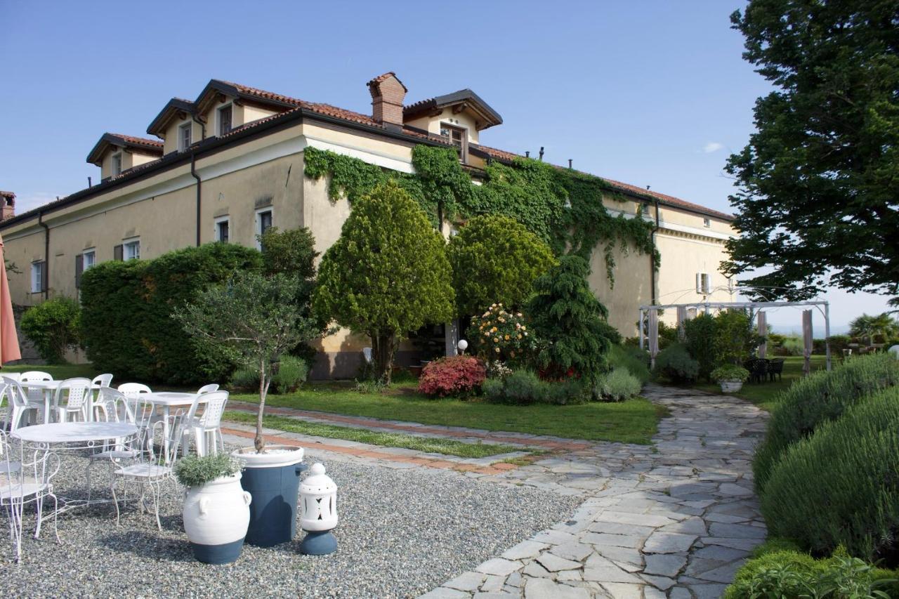 Castello San Giuseppe - Historical Bed And Breakfast Chiaverano Bagian luar foto